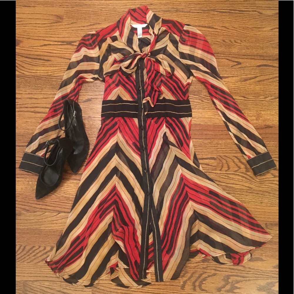 DVF 100% silk button-up dress Sz. 4